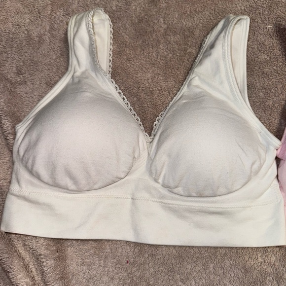 Genie Bra with lace trim.. Size XS-S- 2 pack - Picture 3 of 9